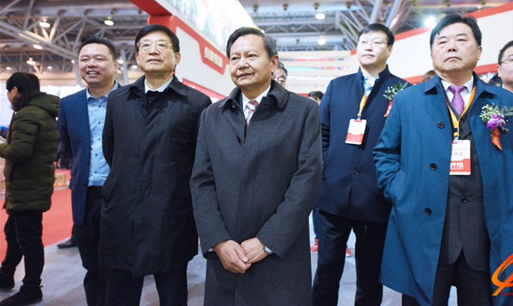 中國(guó)輕工業(yè)聯(lián)合會(huì)會(huì)長(zhǎng)張崇和、全國(guó)政協(xié)委員、安徽省政協(xié)原副主席王鶴齡參加中貿(mào)安徽展開幕 山東中貿(mào)